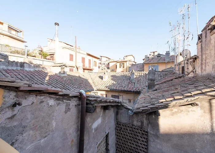 Stunning Campo De Fiori Apartment With Terrace