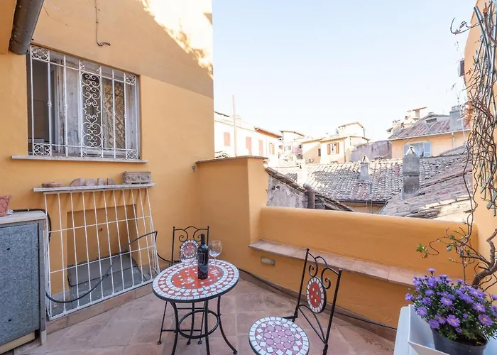 Stunning Campo De Fiori Apartment With Terrace